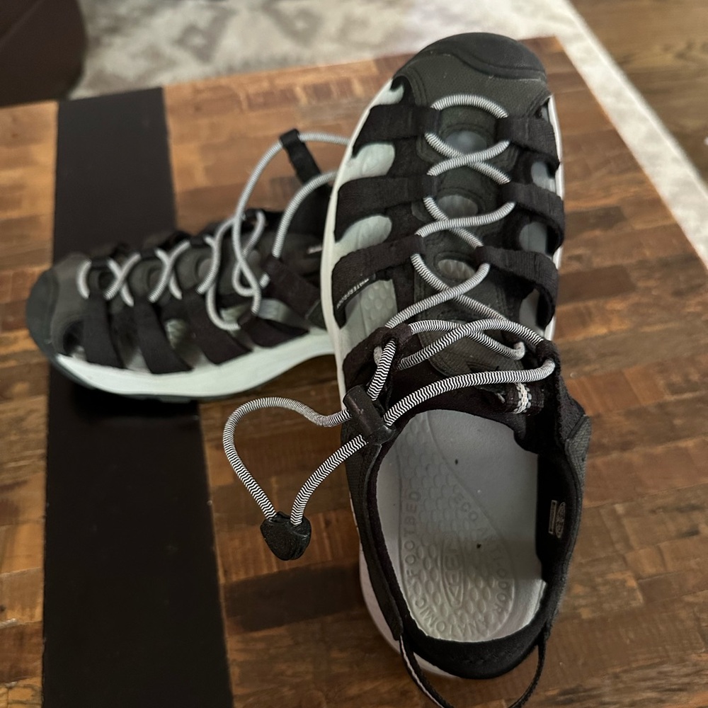 Keen Women’s Hiking/Water Shoes, Like New!  Size 8